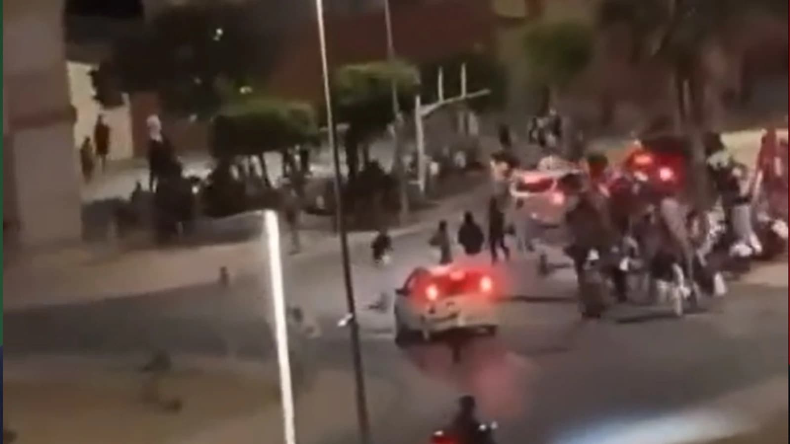 Vídeo del caos en Loma Colmenar: terror nocturno junto al hospital de Ceuta