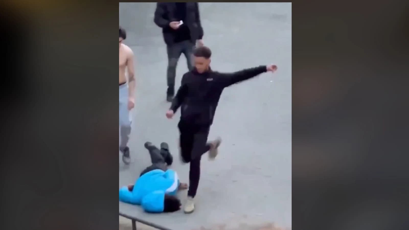 Vídeo: reyerta a puñetazo limpio y patadas entre norteafricanos en una plaza