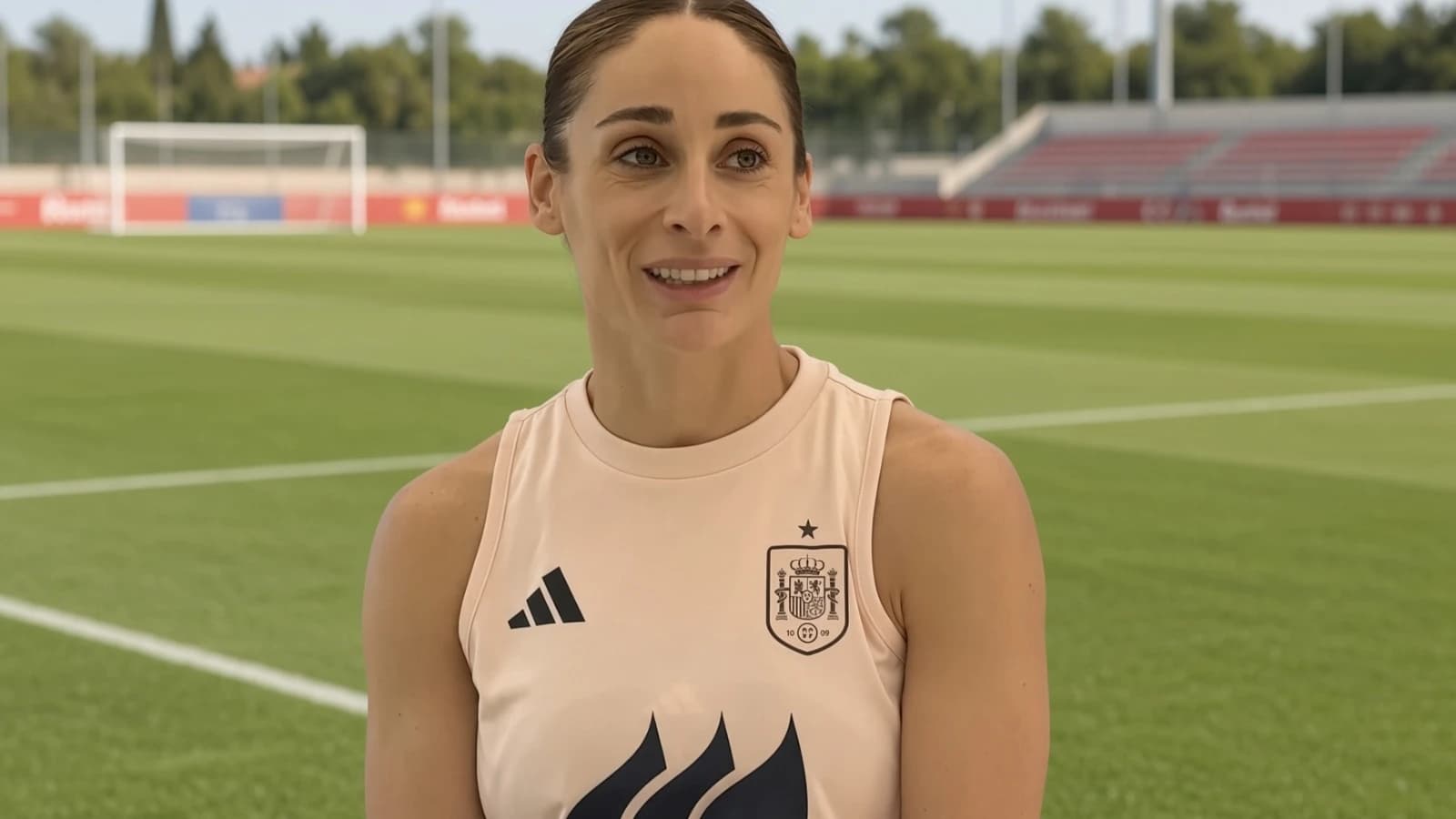 La futbolista Esther González ficha en Arabia Saudí y borra a su familia de redes