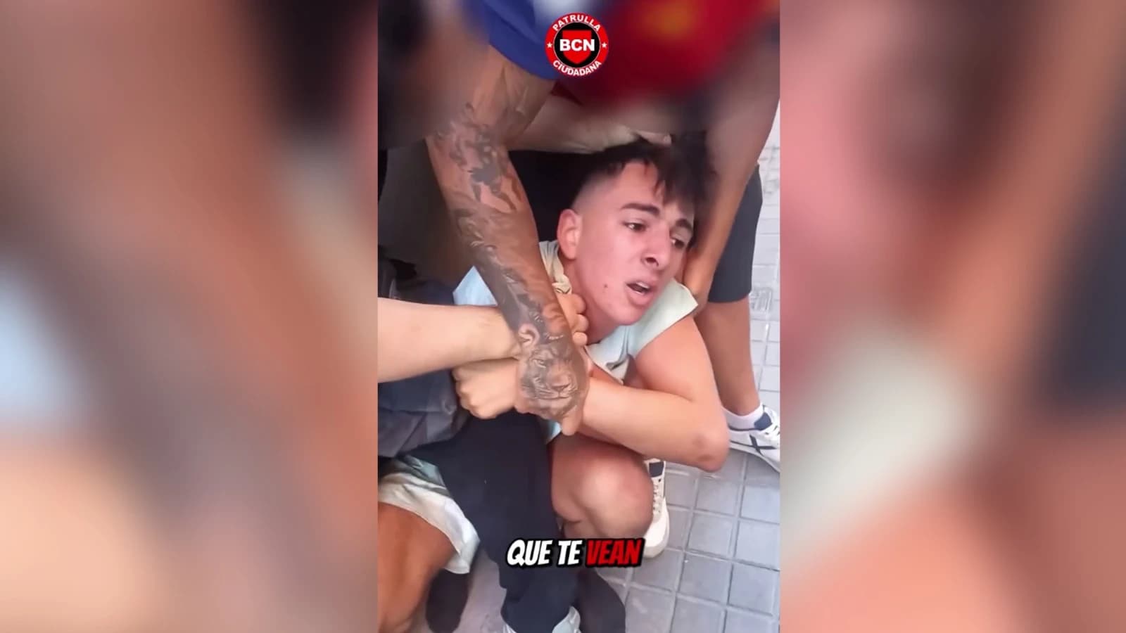 Vídeo: un ladrón magrebí acorralado en Barcelona chilló pidiendo ayuda a la Policía
