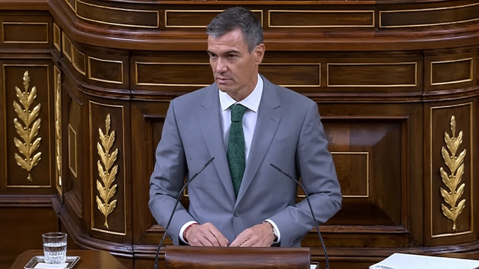Sánchez mete por la puerta de atrás en la nueva Ley de Asilo la entrada por saturación