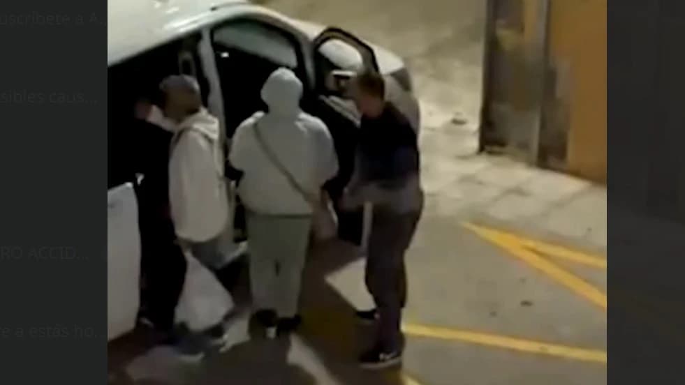 Alcalde socialista de Mataró estalla contra la alcaldesa del PP de Baños de Montemayor por el traslado de okupas en taxi