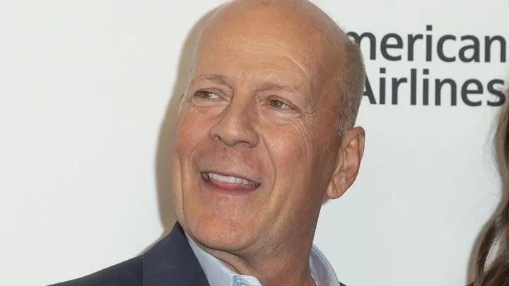 La esposa de Bruce Willis afirma que el actor está perdiendo la capacidad de hablar: "Su cerebro está fallando".
