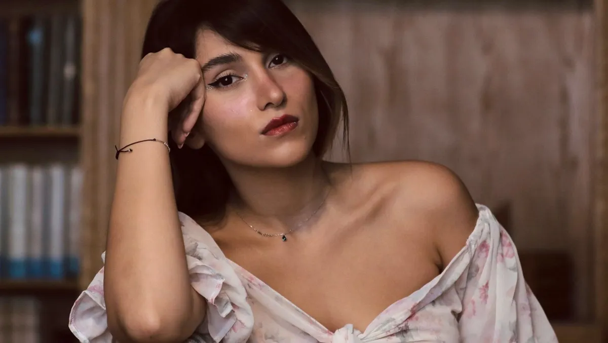 Parastoo Ahmadi condenada a 74 latigazos por Irán tras cantar sin velo en un concierto
