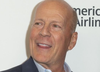 La esposa de Bruce Willis afirma que el actor está perdiendo la capacidad de hablar: «Su cerebro está fallando».