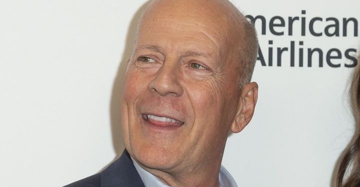 La esposa de Bruce Willis afirma que el actor está perdiendo la capacidad de hablar: «Su cerebro está fallando».