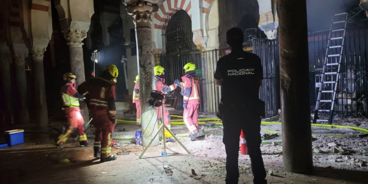 El incendio de la Mezquita-Catedral provocado por un fallo eléctrico en una barredora