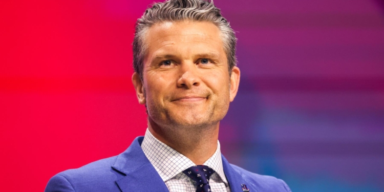 Pentágono bajo fuego: El Secretario de Defensa promueve la abolición del voto femenino