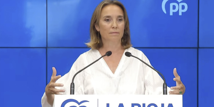 El PP acusa a Sánchez de «incompetencia» en la gestión de los incendios que asolan España