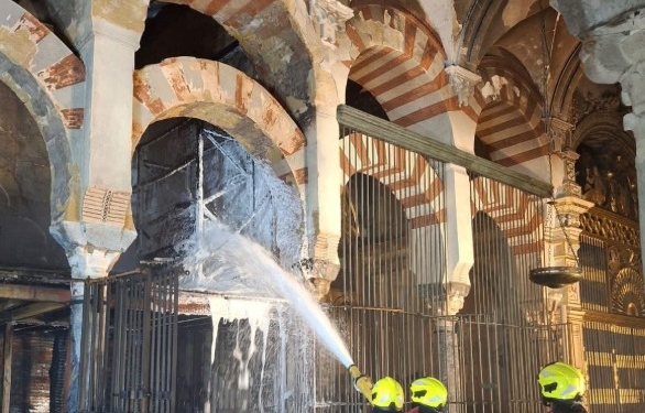 El fuego daña la Mezquita de Córdoba: Capillas y techos afectados