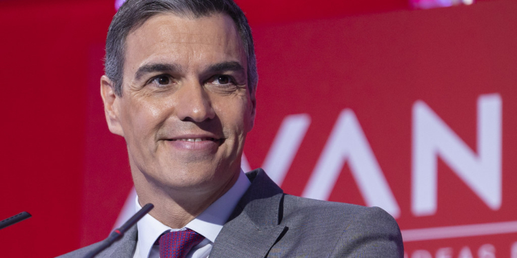 Sánchez gasta más de 200.000 euros en viajes de Falcon para visitar zonas incendiadas