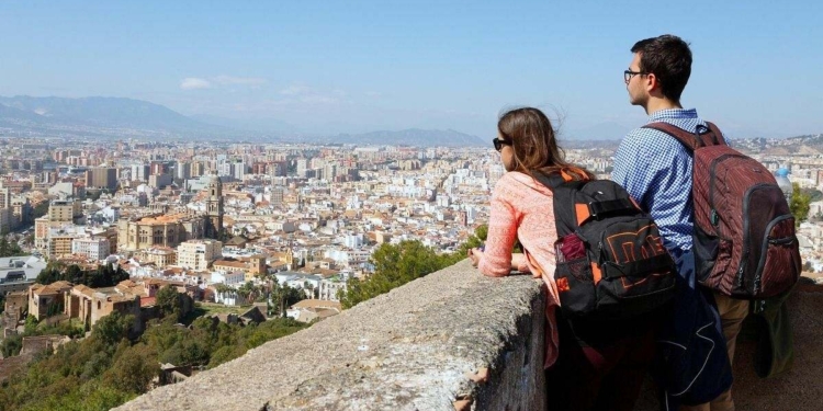 El declive de España: los británicos huyen a destinos más baratos por la espiral de precios descontrolada