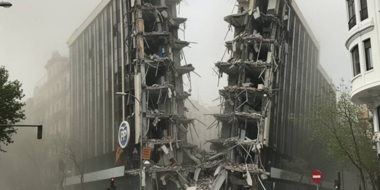 El PP, un caos que se hunde en sus propios errores