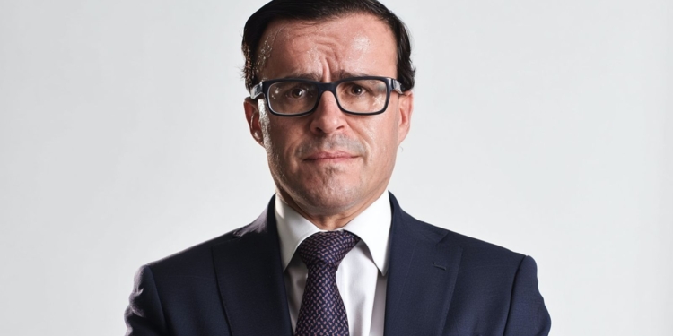 Gallardo, el guardián del enchufismo familiar de Sánchez, coronado candidato en Extremadura