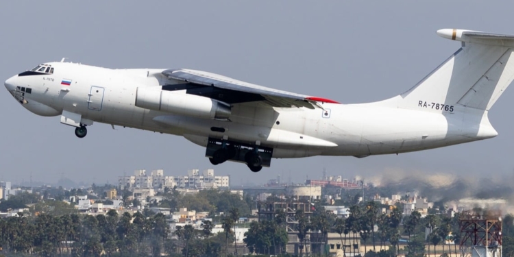 Foto: El carguero ruso Ilyushin matrícula RA-78765. (Viswanathan JetPhotos)