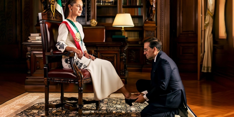Albares se arrodilla ante Sheinbaum: humillación diplomática mientras México se desangra