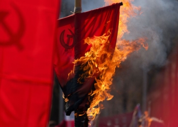 Chequia planta cara al fantasma rojo: prohibida la propaganda comunista