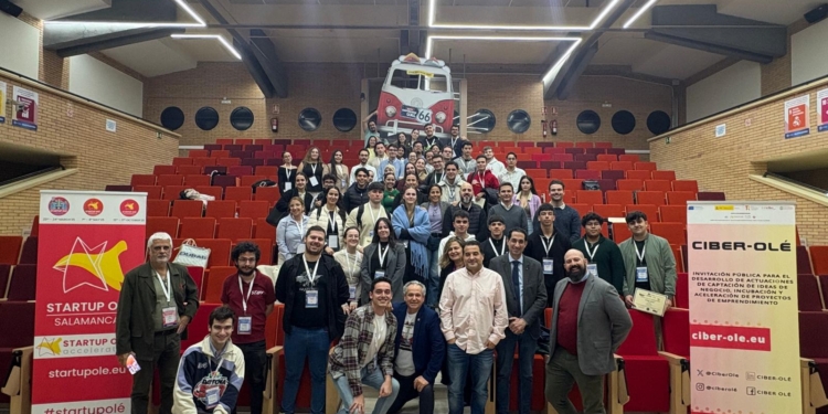 Almería, punto clave para el futuro digital