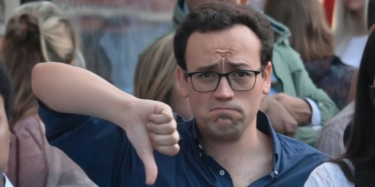 Siguen las tensiones entre VOX y Revuelta