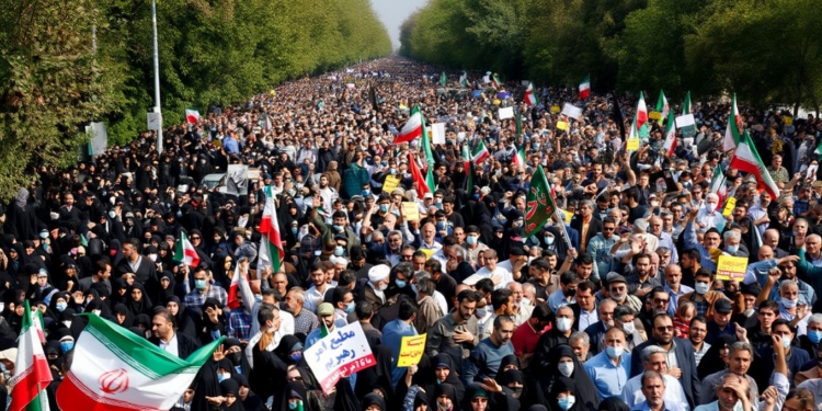 El régimen de los Ayatolás en la cuerda floja