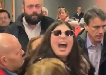 La concejal del PP Belén Navarro se disculpa tras el incidente contra Pedro Sánchez La concejal del PP Belén Navarro se disculpa tras el incidente contra Pedro Sánchez