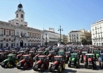 El rugido del campo: los tractores asedian Madrid contra las políticas de la UE