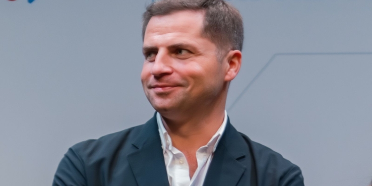 La red de testaferros de las renovables: Borja Cabezón vinculado a diez sociedades opacas