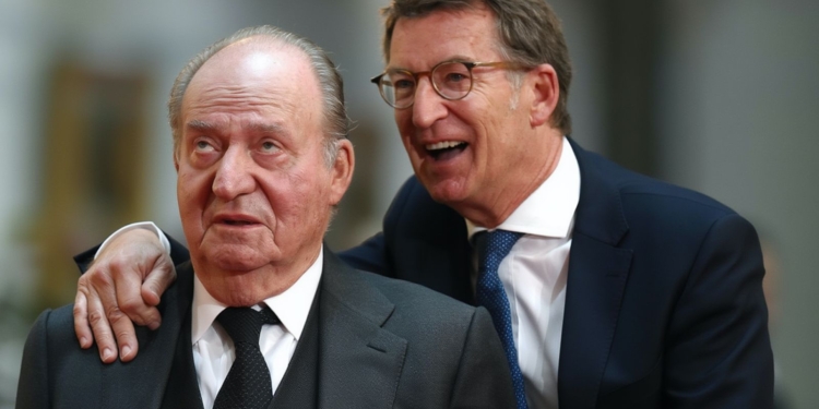 Feijóo defiende el legado del Rey Emérito y pide su regreso a España