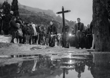 El Gobierno chantajea a las Cofradías a lo Corleone