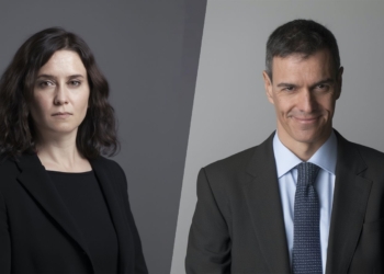 Ayuso y Pedro Sánchez en primer plano