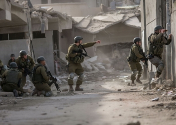 Soldados del Ejército de Israel en acción en el sur de Líbano mientras Netanyahu ordena ampliar la franja de seguridad contra Hezbolá, 2026