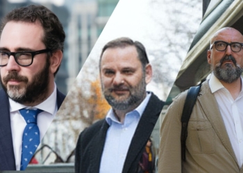 Montaje con Victor de Aldama, Jose Luís Ábalos y Koldo García, con barba en diferentes escenarios urbanos, vestidos con ropa formal y aspecto serio.