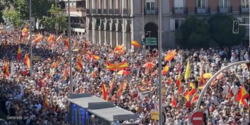 marcha por la dignidad manifestación abarrotada en contra del gobierno
