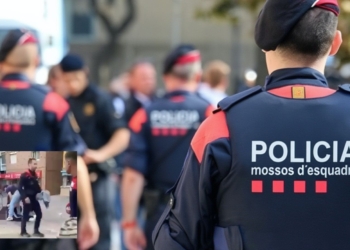 Tiroteo en Barcelona: Agentes de los Mossos d'Esquadra durante una intervención policial en una calle, con una pequeña imagen insertada de un fallecido por tiroteo.