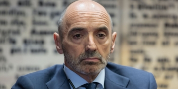 Imagen de 'Julito' y los posibles pactos sobre la trama Zapatero