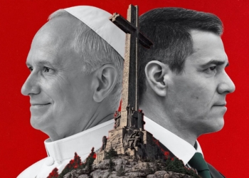 El Papa y el vergonzoso blanqueamiento total con su apoyo a Sánchez. Montaje en rojo con el perfil del Papa León XIV a la izquierda y Pedro Sánchez a la derecha, con una gran cruz superpuesto.