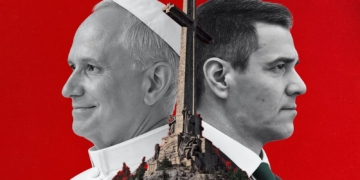 El Papa y el vergonzoso blanqueamiento total con su apoyo a Sánchez. Montaje en rojo con el perfil del Papa León XIV a la izquierda y Pedro Sánchez a la derecha, con una gran cruz superpuesto.