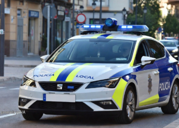 Agresiones con arma blanca en varias localidades, coche de policía local